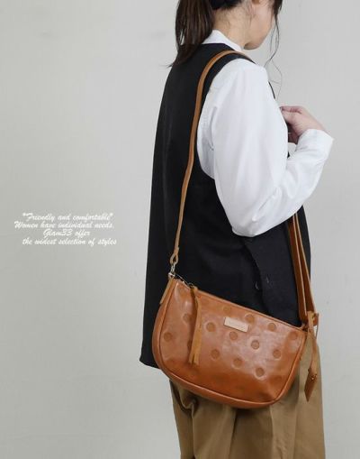 to leur　トーラ　11701 カウレザードット刺繍ショルダーバッグ
