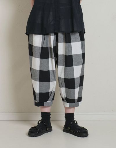 COLORK 　カラック　　チェック裾タックパンツ　　2142102